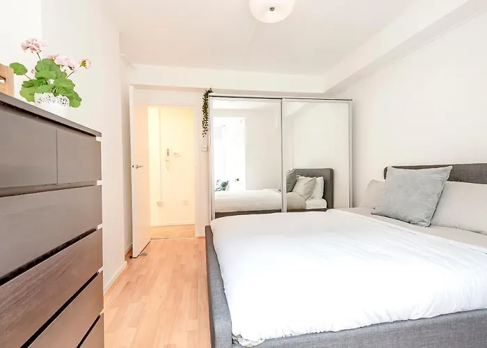 Modern One Bedroom Victoria Apartment