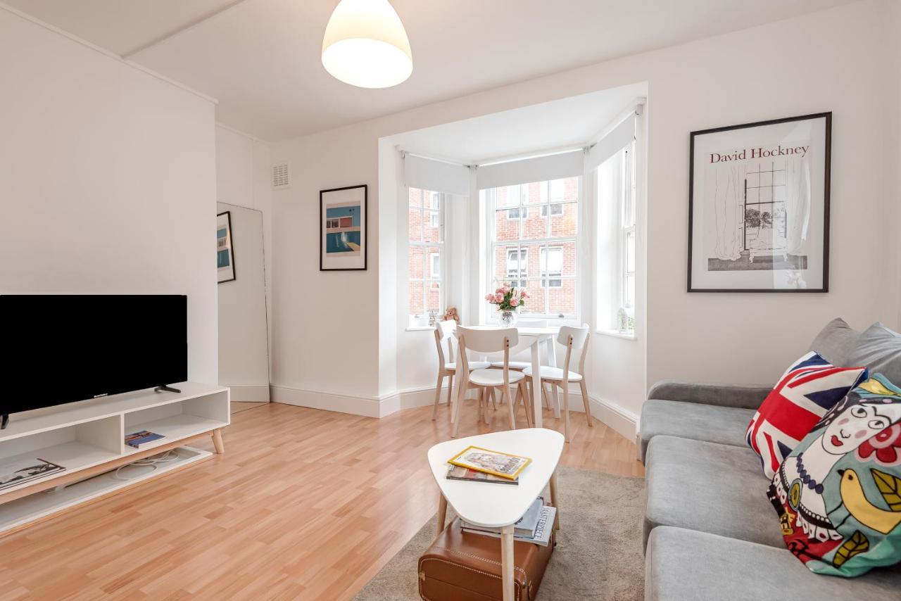 Modern One Bedroom Victoria Apartment